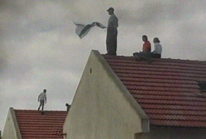 Neve Dekalim - Israel evicts hardliners