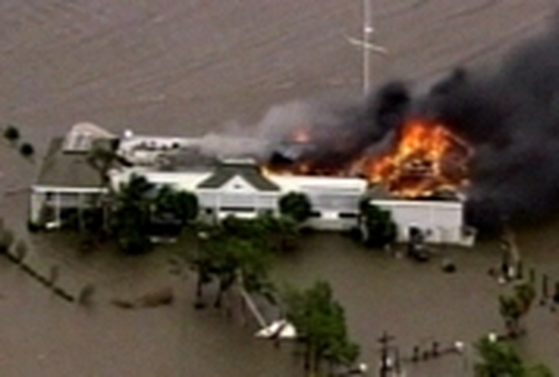 Hurrican Katrina - Shuts US refineries
