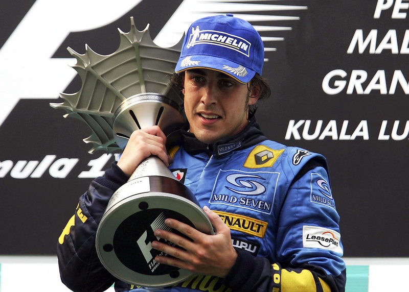 Fernando Alonso may be back in Renault blue next season