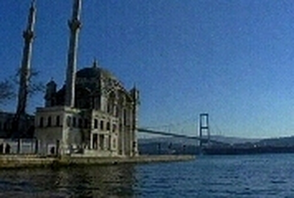 Pro-secular Turks plan a Sunday rally in Istanbul