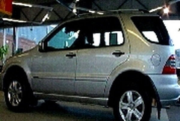 SUVs - Study calls for safety warnings