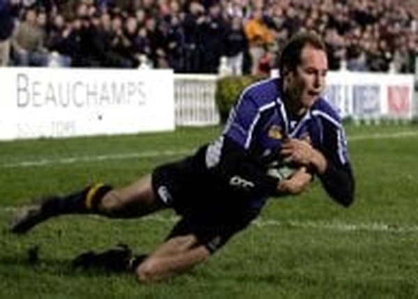 Girvan Dempsey grabbed Leinster's final try against Llanelli