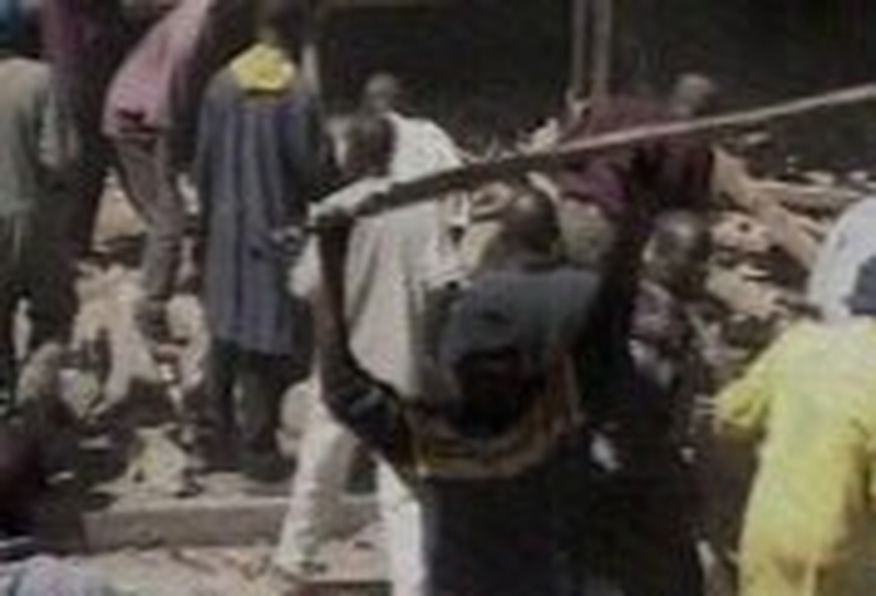 Nairobi - Many trapped in building collapse