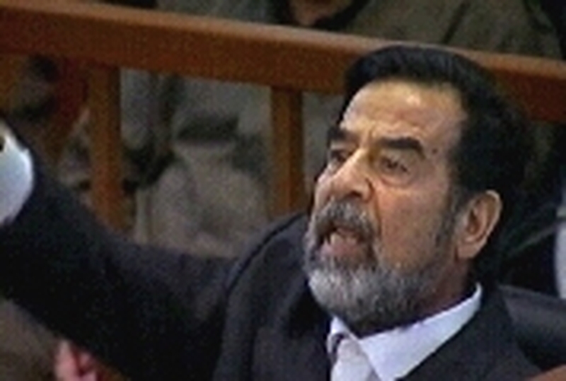 Saddam Hussein - Bomb damages father's tomb