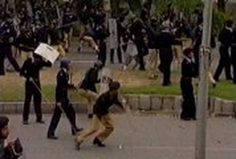 Islamabad - Police battle with protestors
