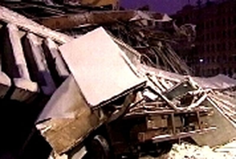 Moscow - Search for survivors after collapse