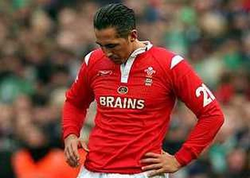 Gavin Henson missed the 2006 Six Nations campaign after undergoing groin surgery