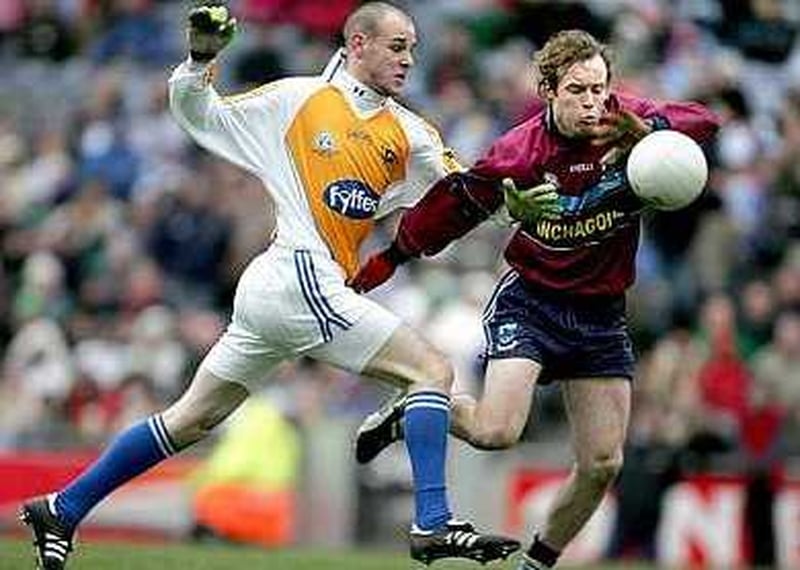 Ciaran Mc Crossan (left) of St Gall's tussles with Salthill-Knocknacarra's Marty O'Connell at Croke Park