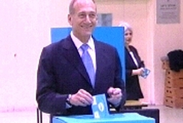 Ehud Olmert - Kadima on target