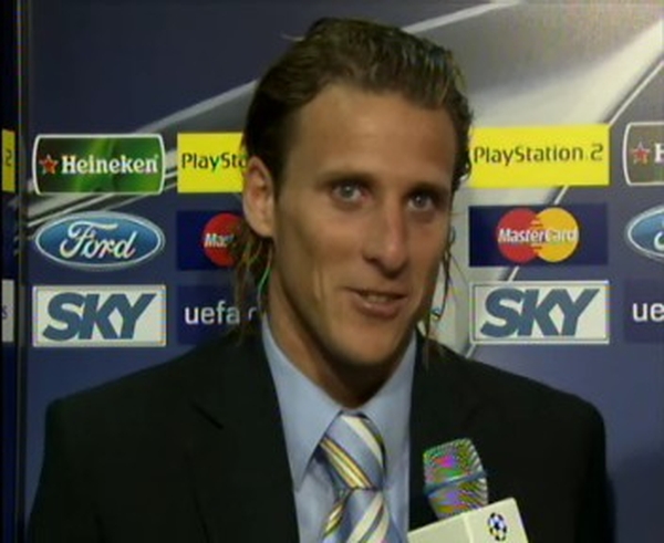 Diego Forlan was unable to find the net but still helped Villarreal through to the semi-final of the Champions League