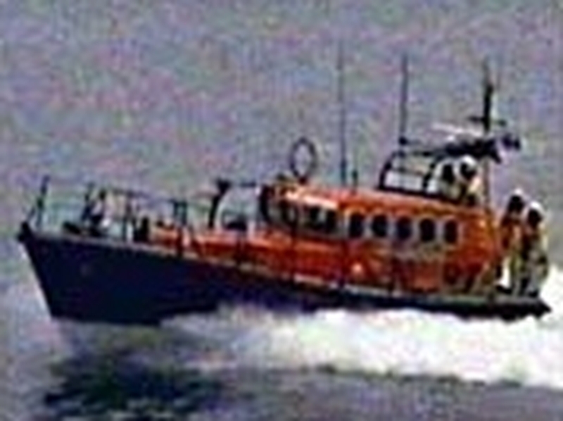 Cork - Man rescued after vessel sank