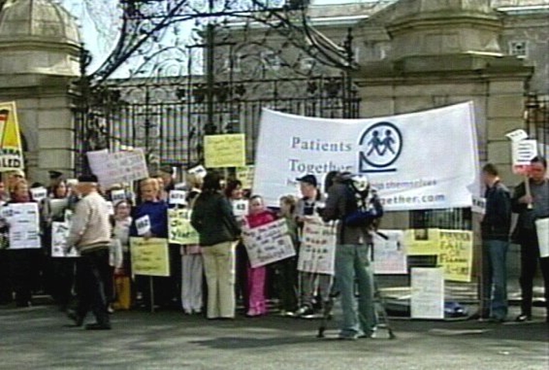 Leinster House, Dublin - A&amp;E protest