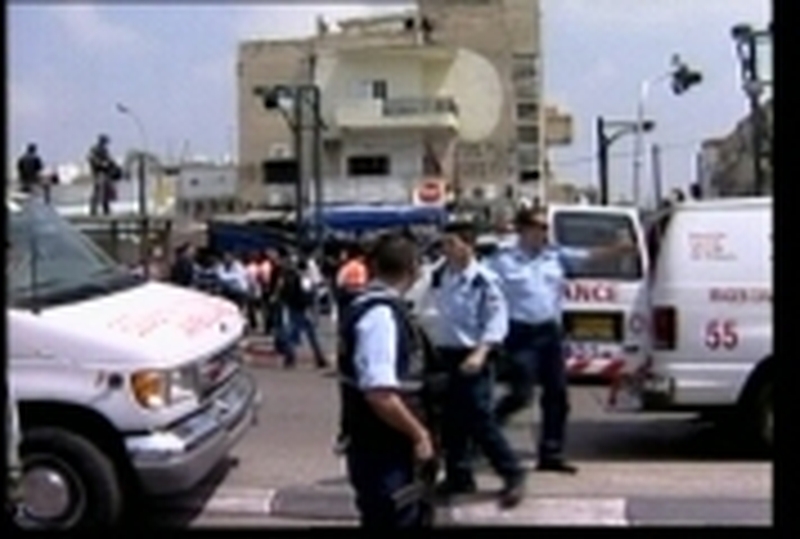 Tel Aviv     - Suicide bomber strikes