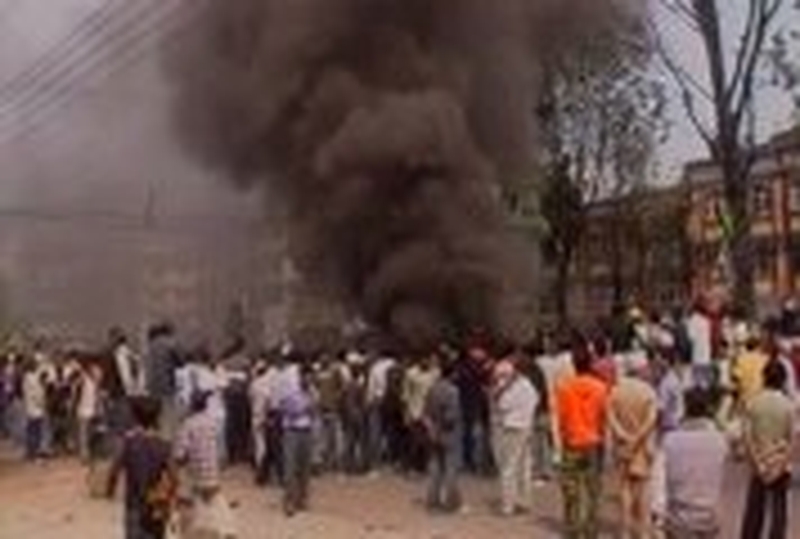 Kathmandu - 100,000 anti-monarchy protestors take to the streets