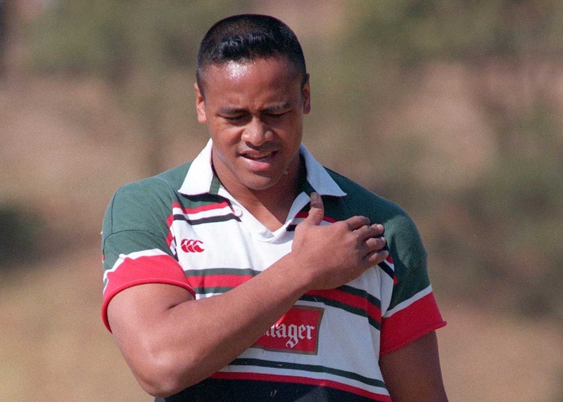 Jonah Lomu is reported to be condsidering a move to a rugby league side in Queensland