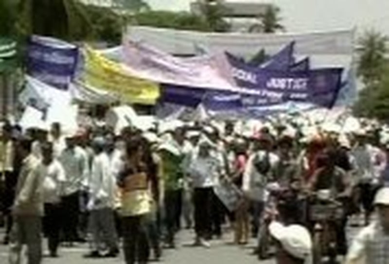 Cambodia's Dark History - EU diplomats are pushing for a genocide tribunal in a country where former Khmer Rouge leaders remain in power