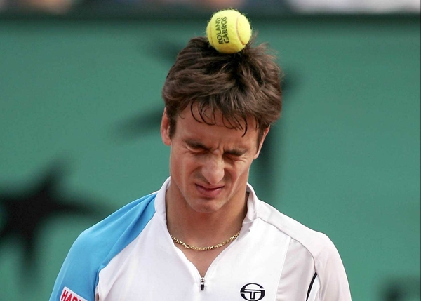Tomas Berdych beat Tommy Robredo, above, 7-5 6-1