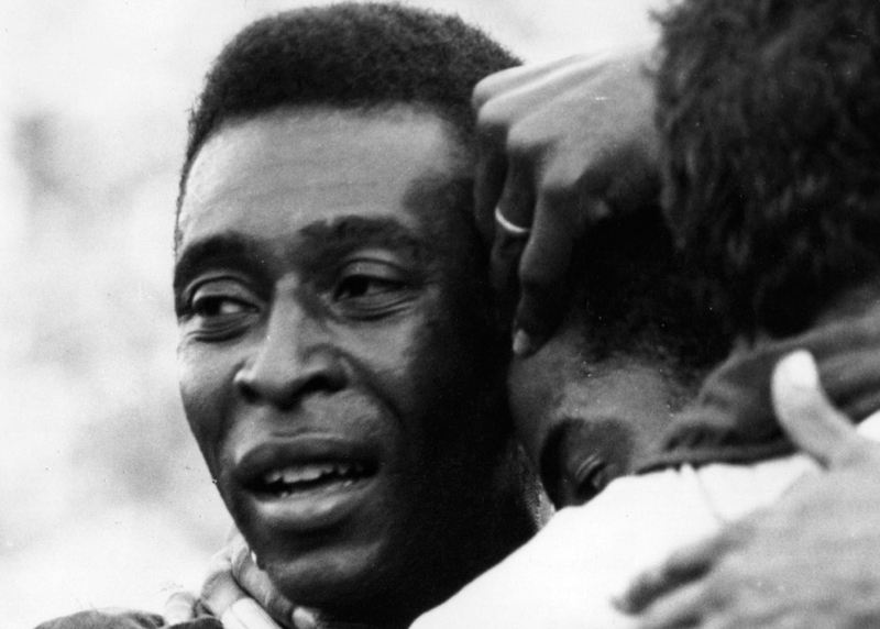 Pele believes defensive walls at free kicks should be outlawed