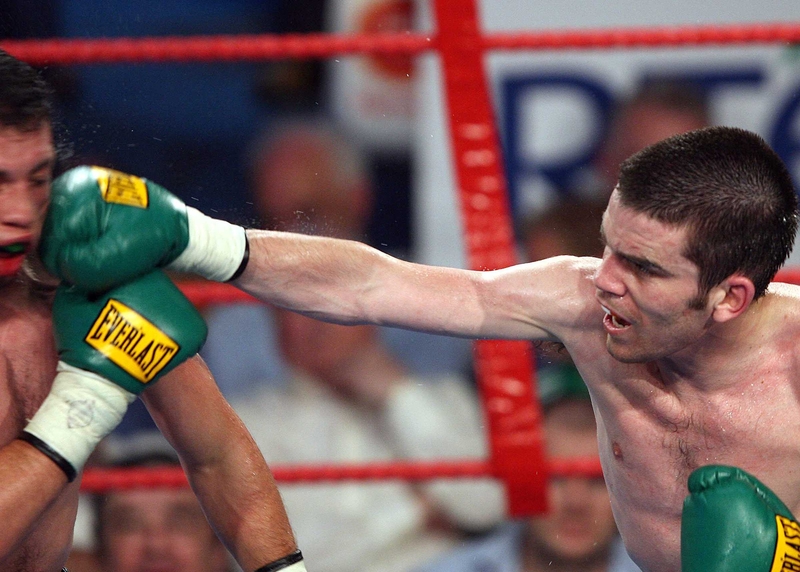 Bernard Dunne lands a right hook on David Martinez