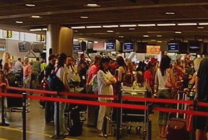 Airport check-in - Bonuses for Aer Lingus staff