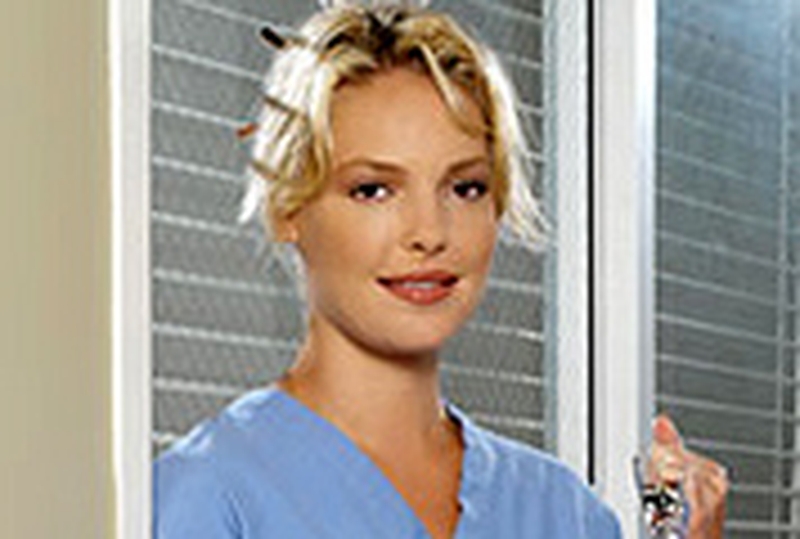 Heigl - No wedding date