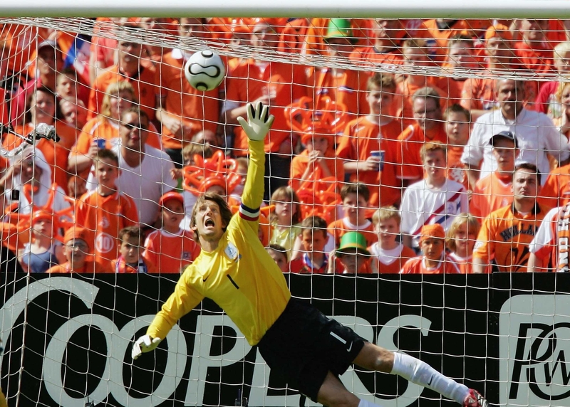 Edwin van der Sar hpes to go out on a high with the Netherlands at Euro 2008
