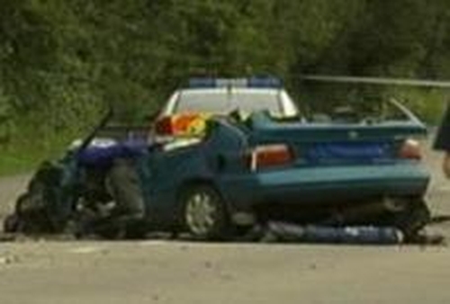 Portlaoise, Co Laois - Three killed in collision with lorry
