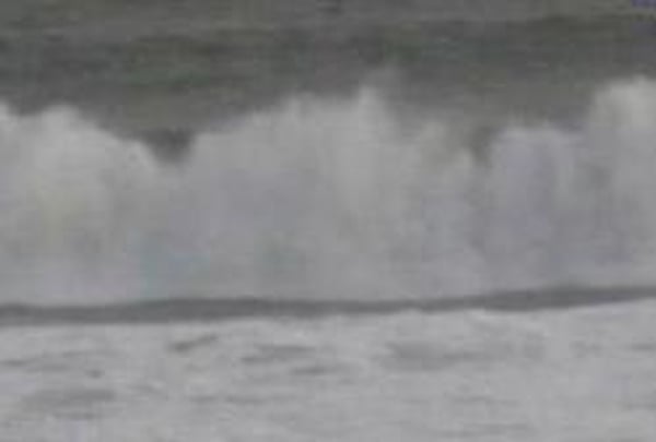 Indonesia - Tsunami kills 105