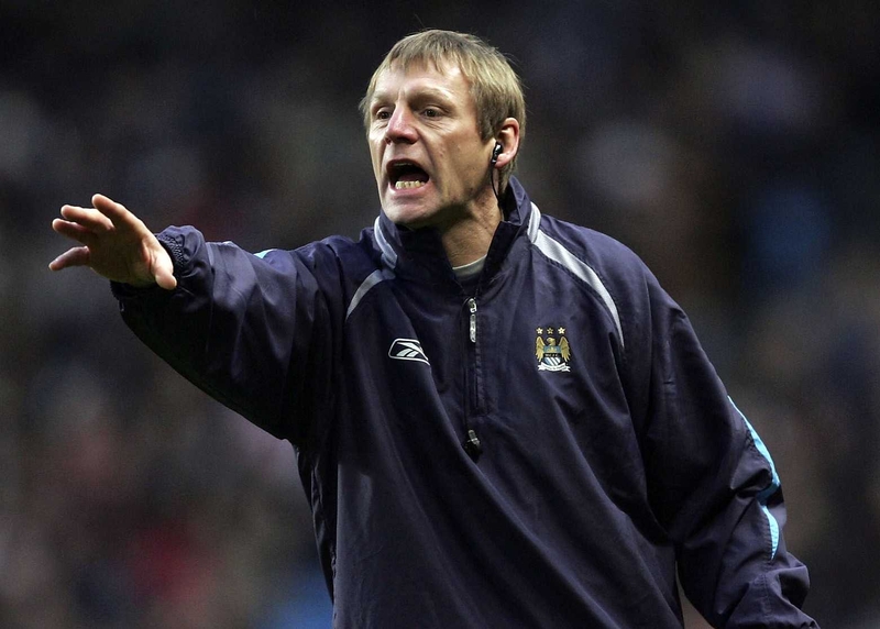 Stuart Pearce would like to see Shaun Wright-Phillips back at Manchester City