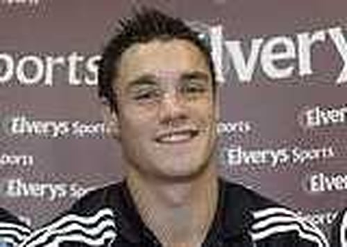 Dan Carter's kicked 13 points at the Stade de France