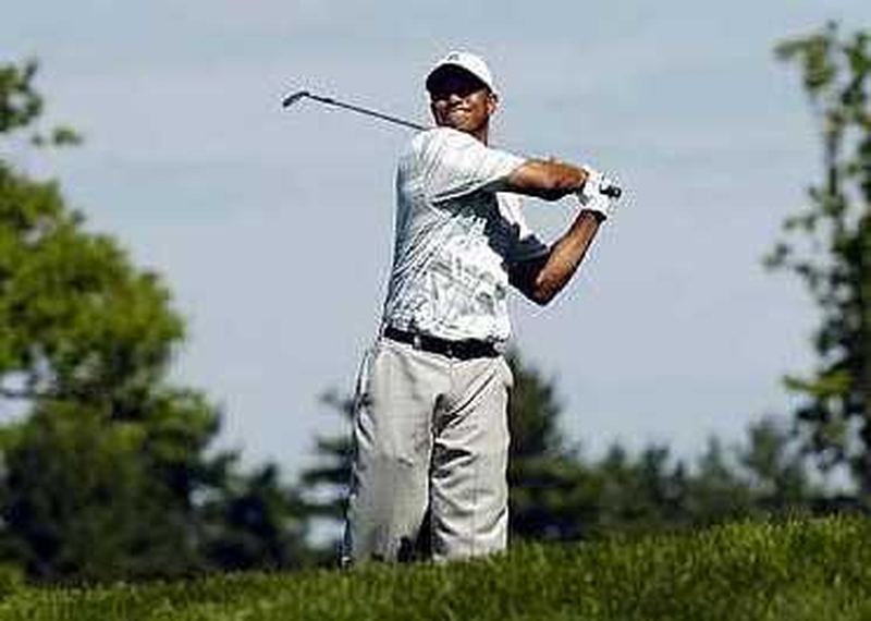 Tiger Woods made a double-bogey at the fifth