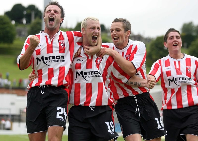 Derry celebrate Stephen O'Flynn's crucial goal