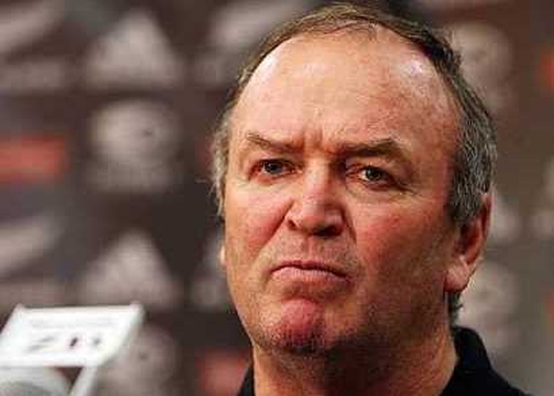 Graham Henry believes that New Zealand's Super 14 flop should serve as a World Cup warning