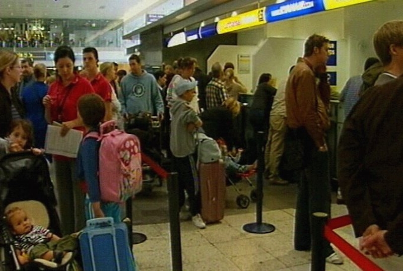Dublin Airport - Irish flights to Heathrow cancelled