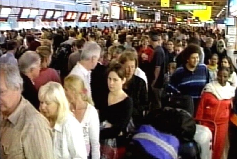 Heathrow Airport - Thousands facing long delays