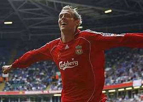 Peter Crouch's fourth goal of the Champions League campaign was enough to give Liverpool victory over Bordeaux