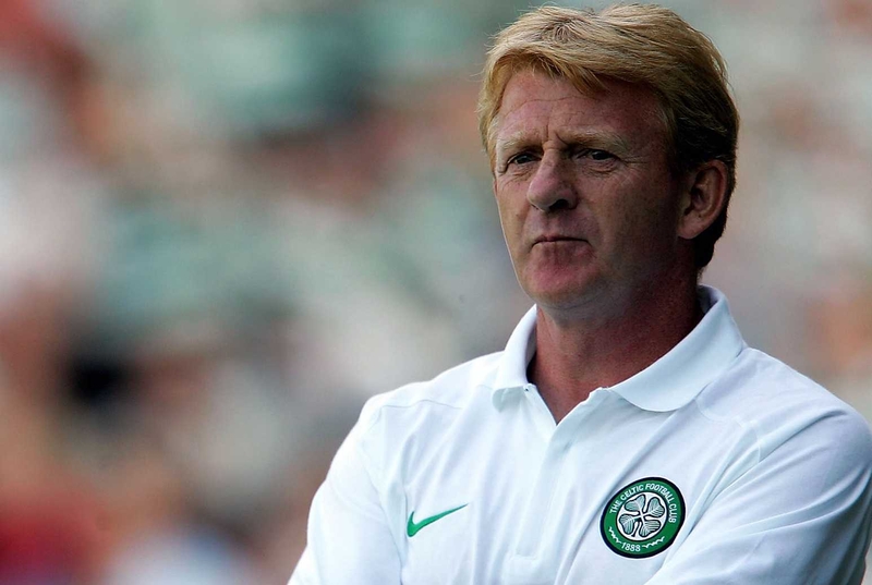 Celtic boss Gordon Strachan has managed to lure Steven Pressley to Celtic Park by tempting him with Champions League football next season.