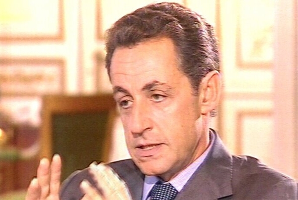 Nicolas Sarkozy - Ahead in French campaign