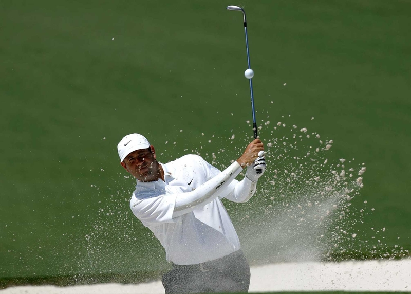 Stewart Cink has a one shot lead in Connecticut
