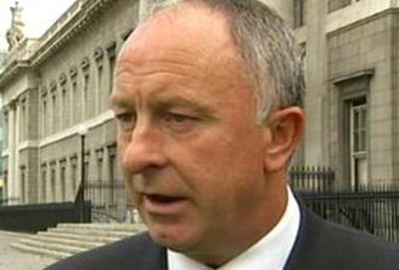 Dermot Ahern - No plans to reconsider Shannon policy