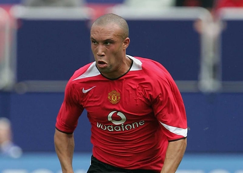 Mikael Silvestre suffered his knee injury in the game against Everton