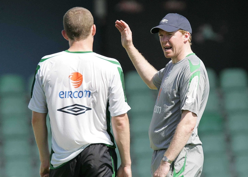 Manager Steve Staunton talks tactics with Richard Dunne