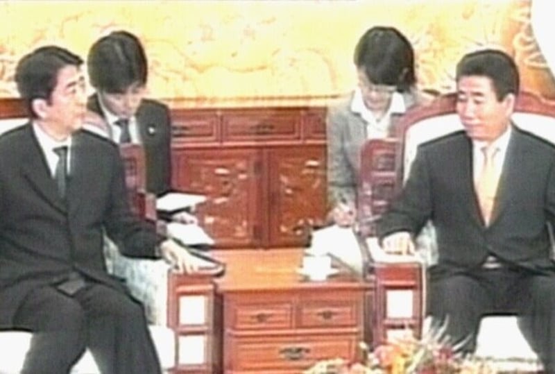 Shinzo Abe - To reshuffle cabinet