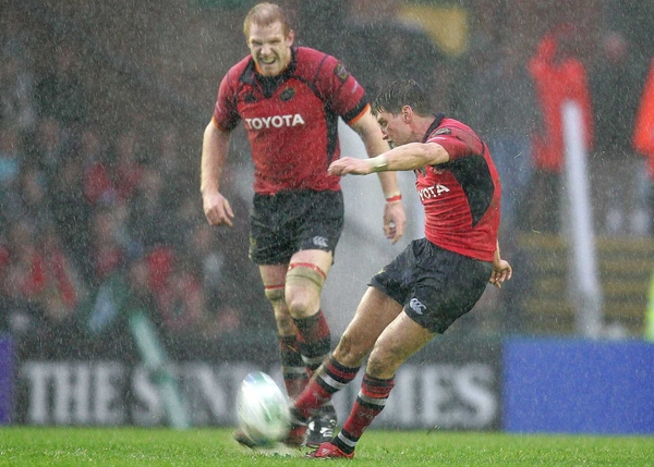 Ronan O'Gara has been named in the Munster squad to play Edinburgh