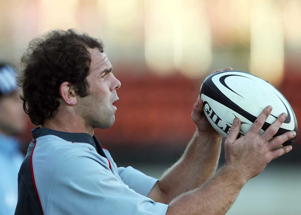 Anton Oliver has slammed 'arrogant' England fans