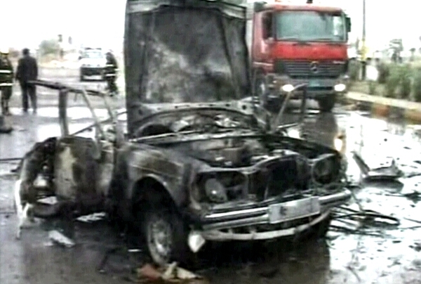 Baghdad - Three die in car bombing