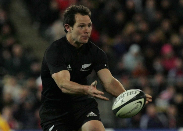 Aaron Mauger scored one of four New Zealand tries