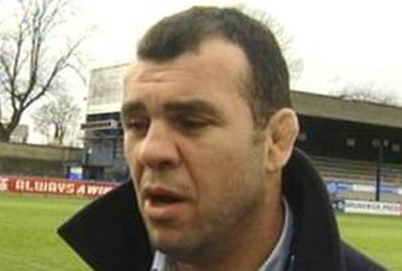 Leinster boss Michael Cheika has ensured the arrival of Isa Nacewa next season