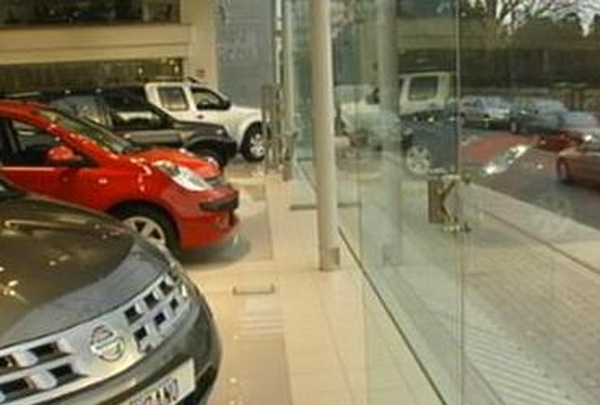 Motor sales - 4.2% February slump