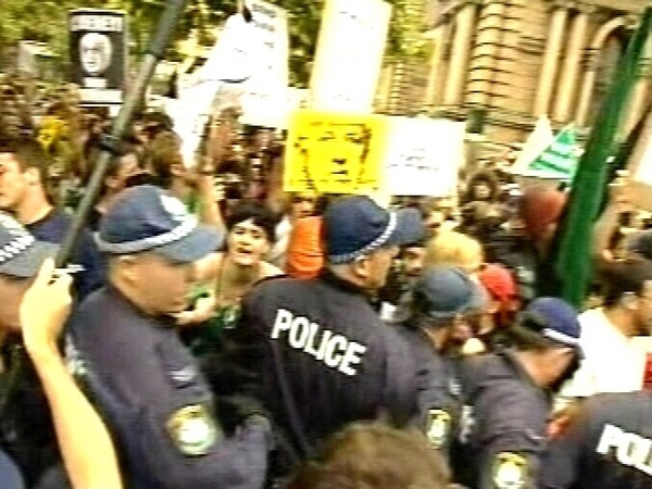 Sydney - Clashes before Cheney visit